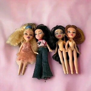 Y2K bratz mini dolls  lot 2002